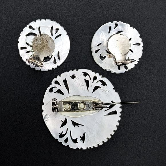 VINTAGE Mother Of Pearl Brooch And Earrings Set - Hand Carved In Bethlehem - Picture 2 of 4